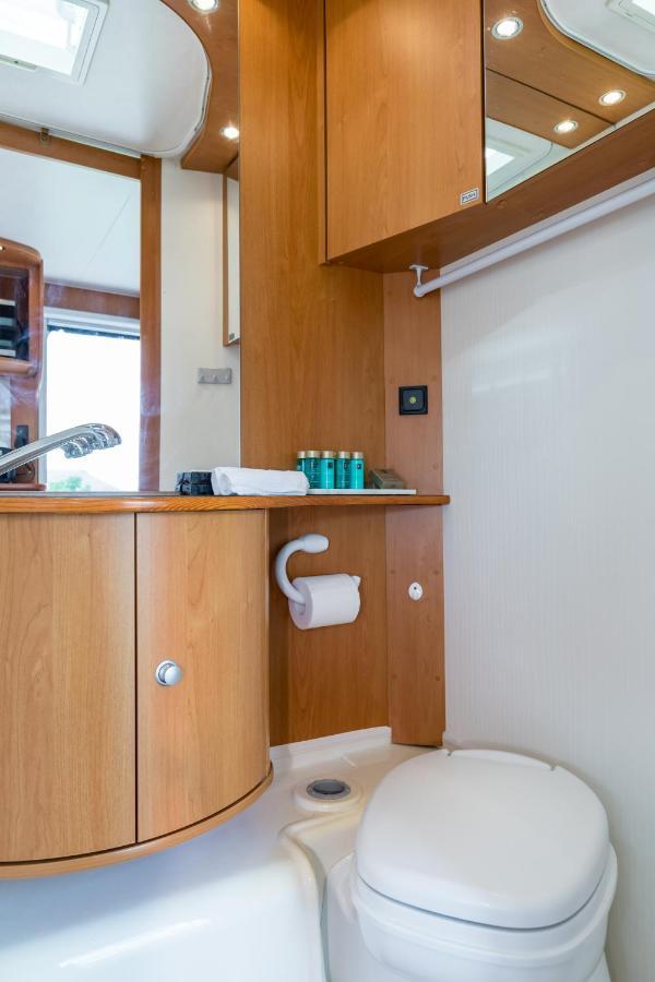 Cosy Caravan On Luxury Campsite Hulme End Exterior foto